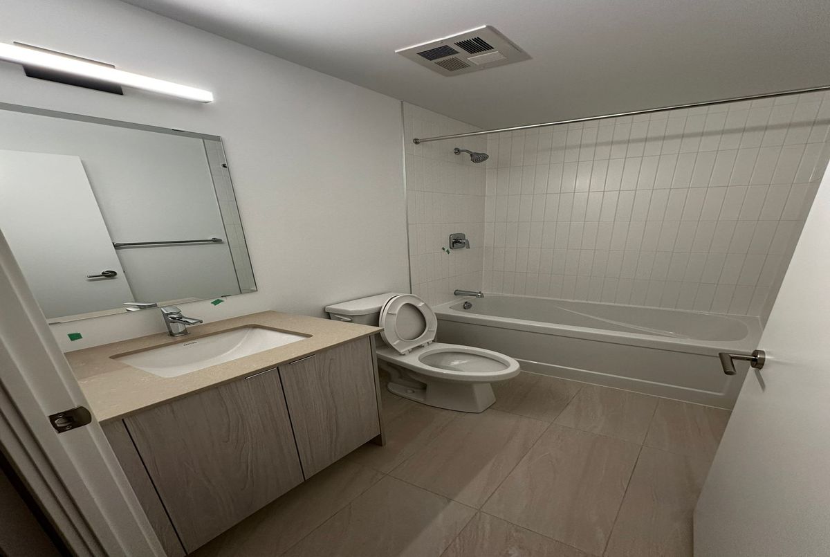 1660 Bloor Street W Toronto 1660 Bloor Street W Toronto