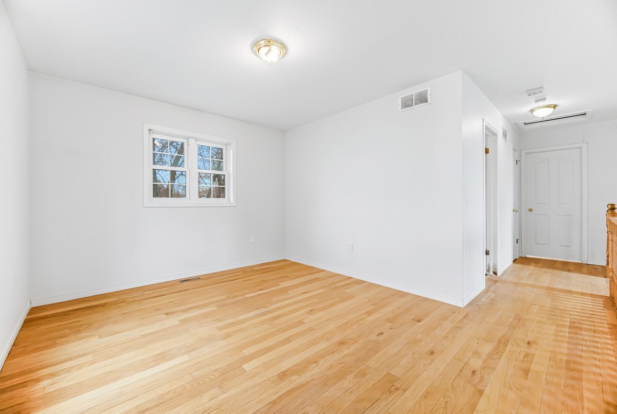 2131 Cawthra Road Mississauga 2131 Cawthra Road Mississauga