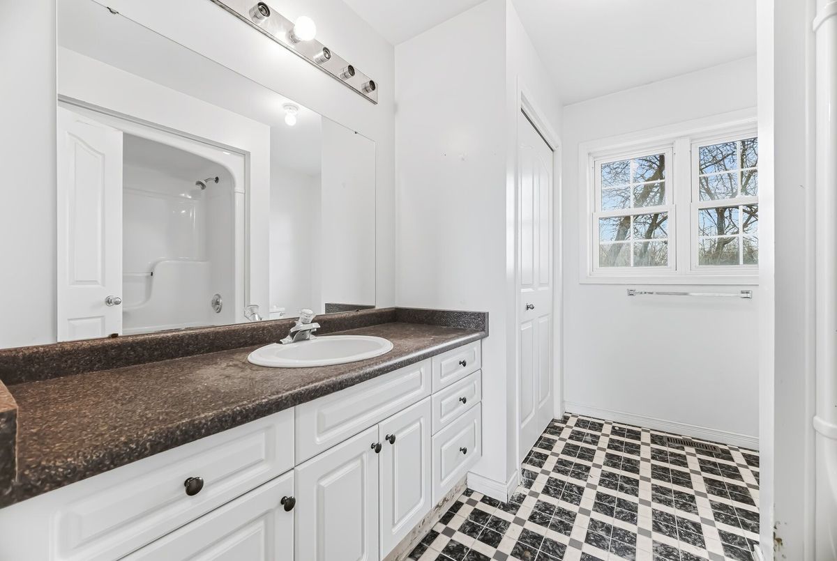 2131 Cawthra Road Mississauga 2131 Cawthra Road Mississauga