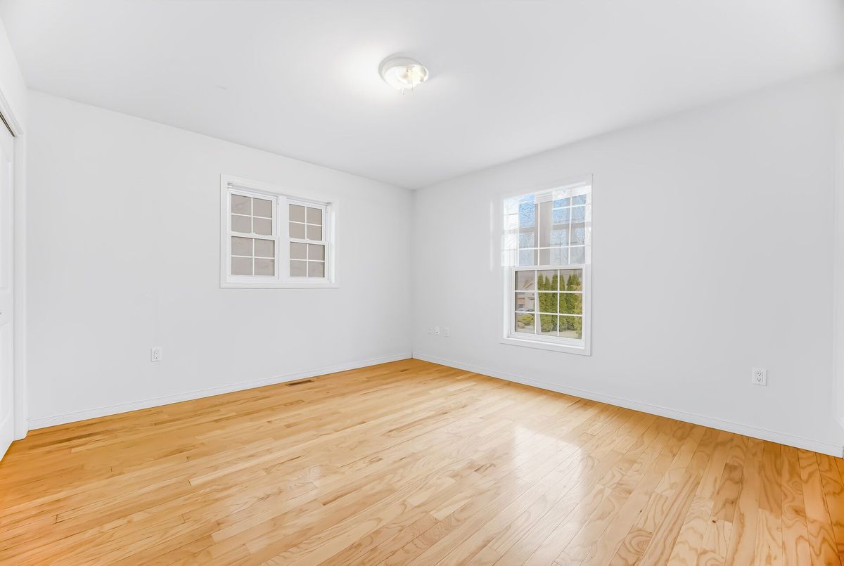 2131 Cawthra Road Mississauga 2131 Cawthra Road Mississauga