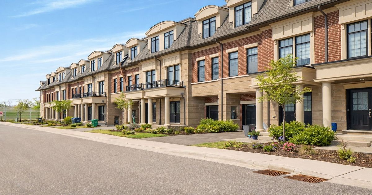 1659 Vellore Crescent Mississauga