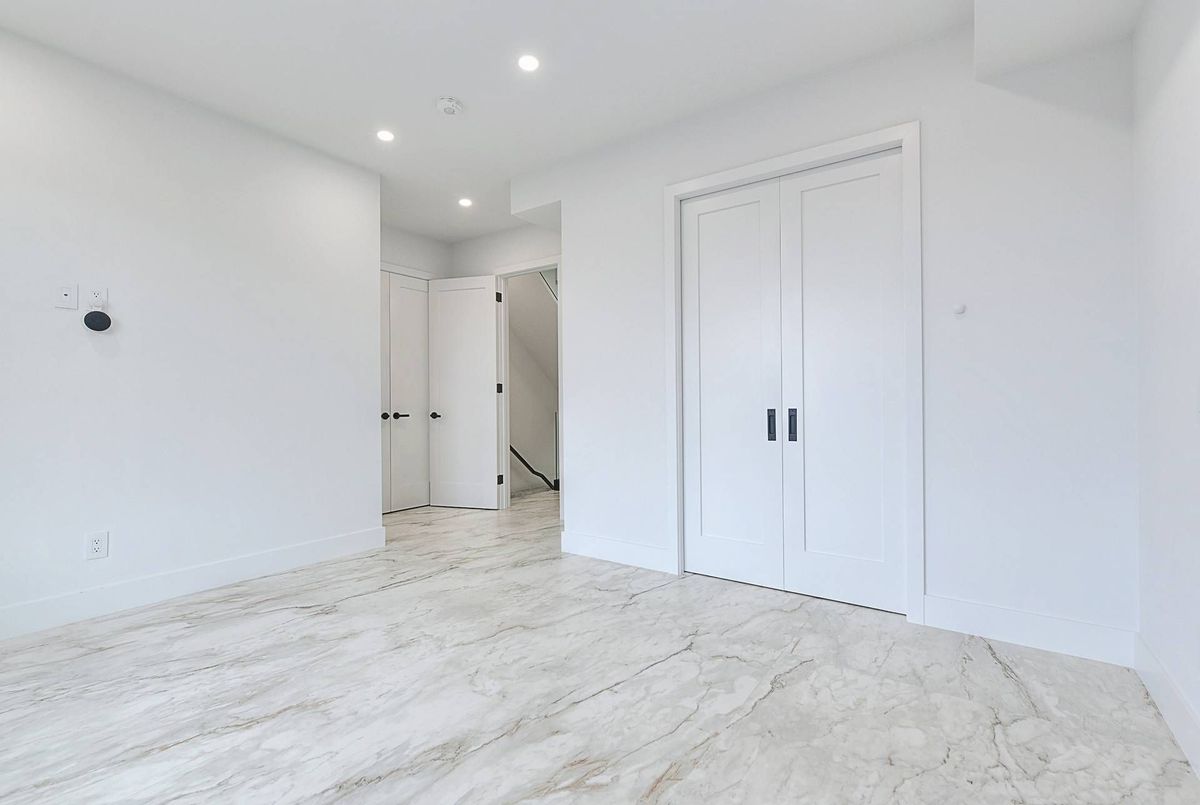 613 Harvie Avenue Toronto 613 Harvie Avenue Toronto