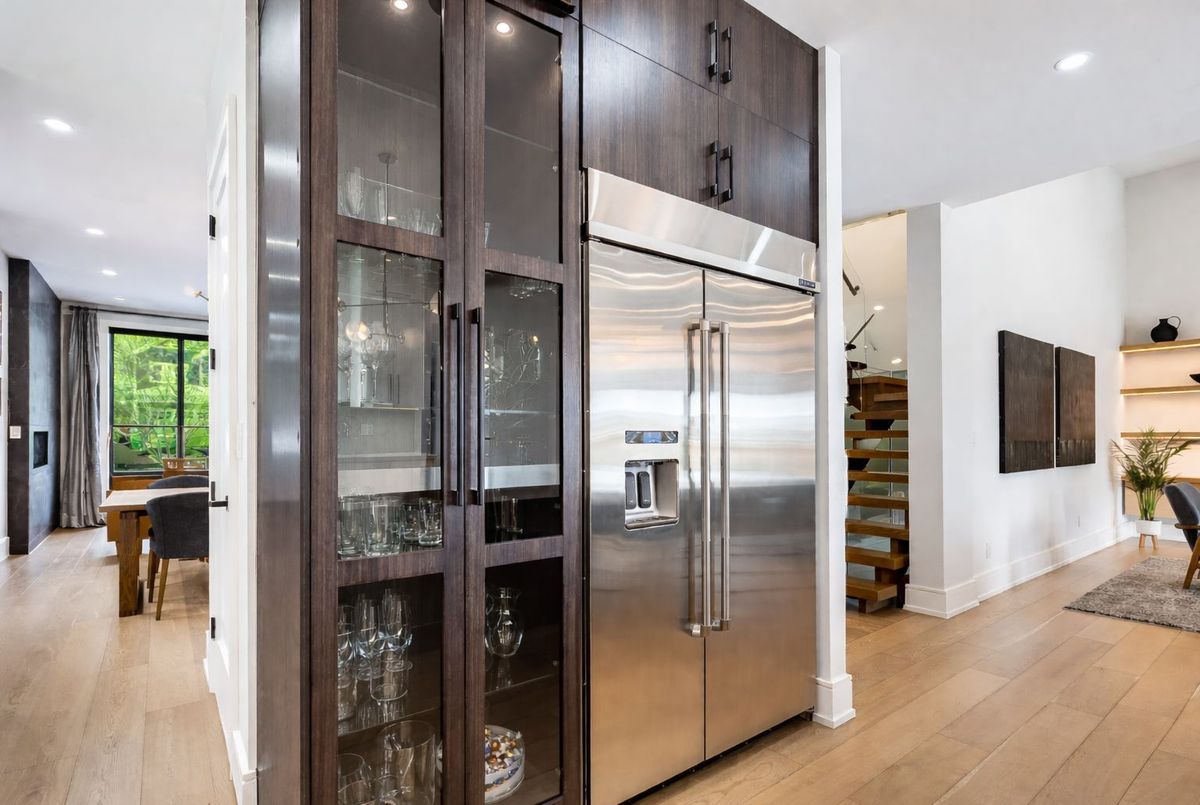 402 Niar Avenue Mississauga 402 Niar Avenue Mississauga