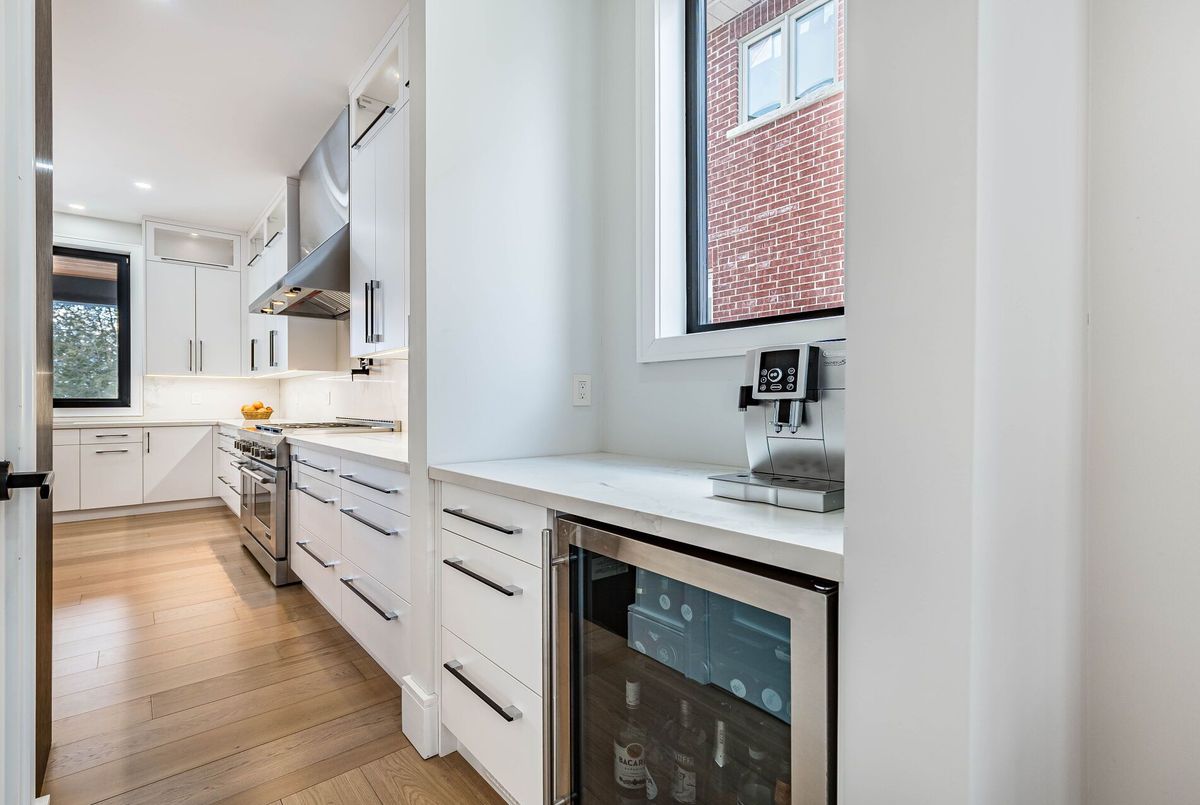 402 Niar Avenue Mississauga 402 Niar Avenue Mississauga