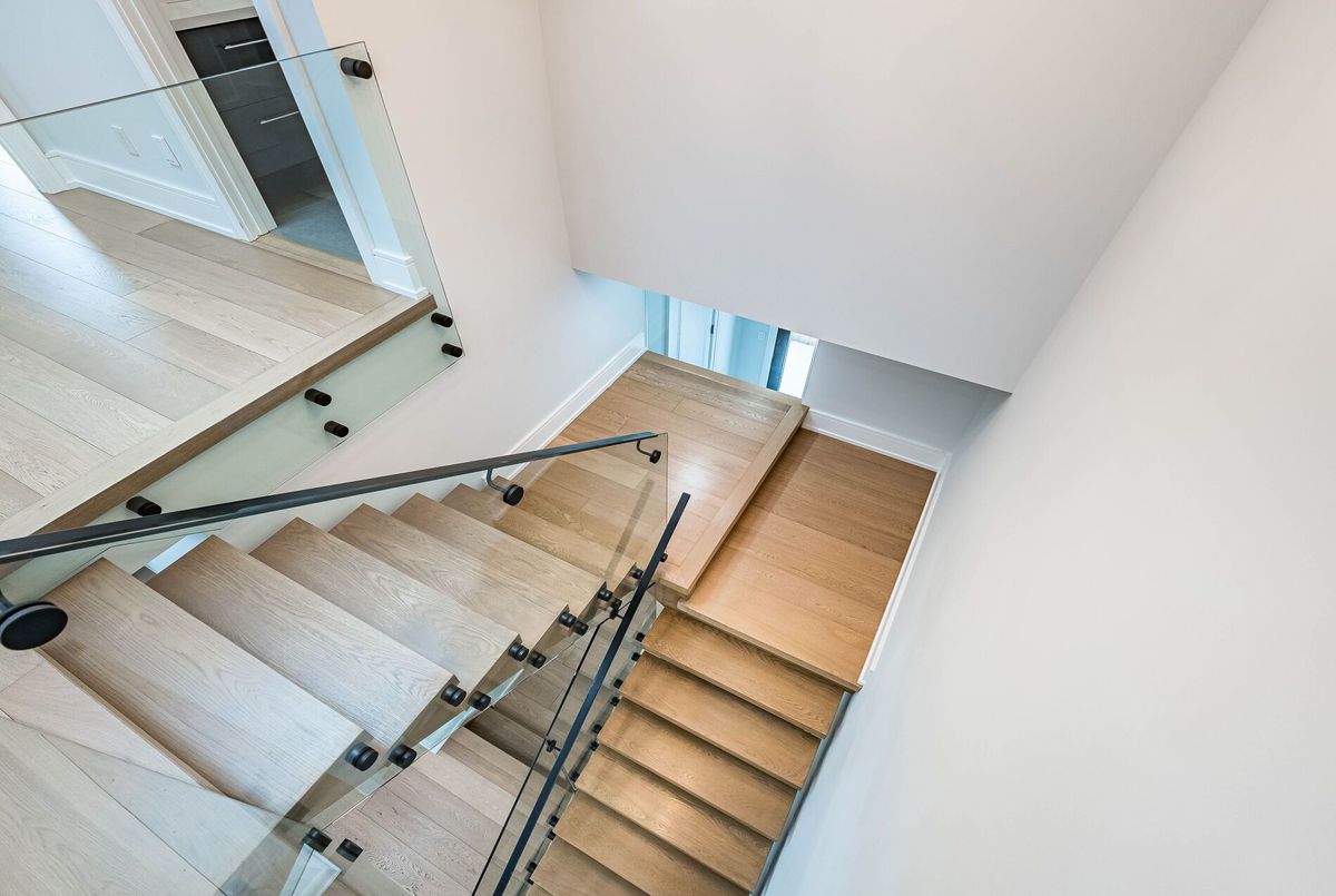 402 Niar Avenue Mississauga 402 Niar Avenue Mississauga