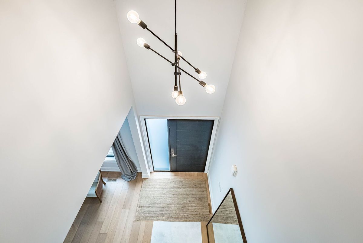 402 Niar Avenue Mississauga 402 Niar Avenue Mississauga