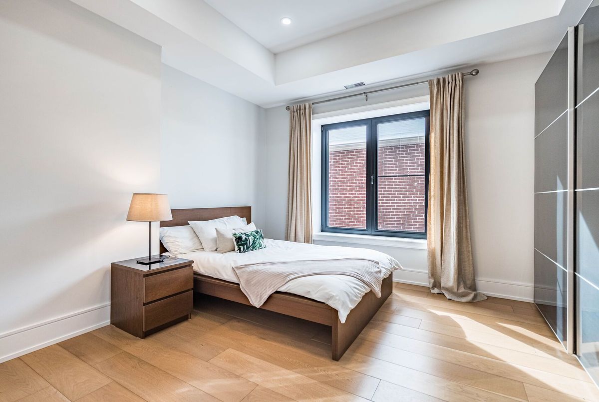 402 Niar Avenue Mississauga 402 Niar Avenue Mississauga