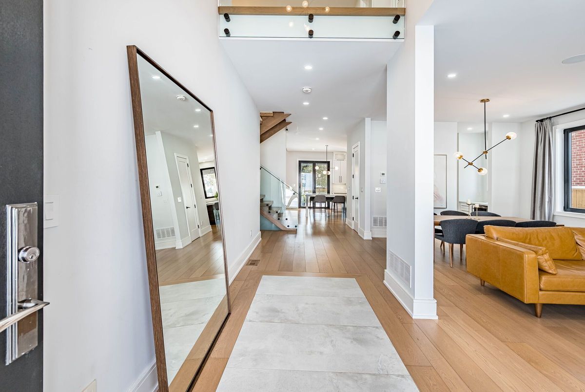 402 Niar Avenue Mississauga 402 Niar Avenue Mississauga