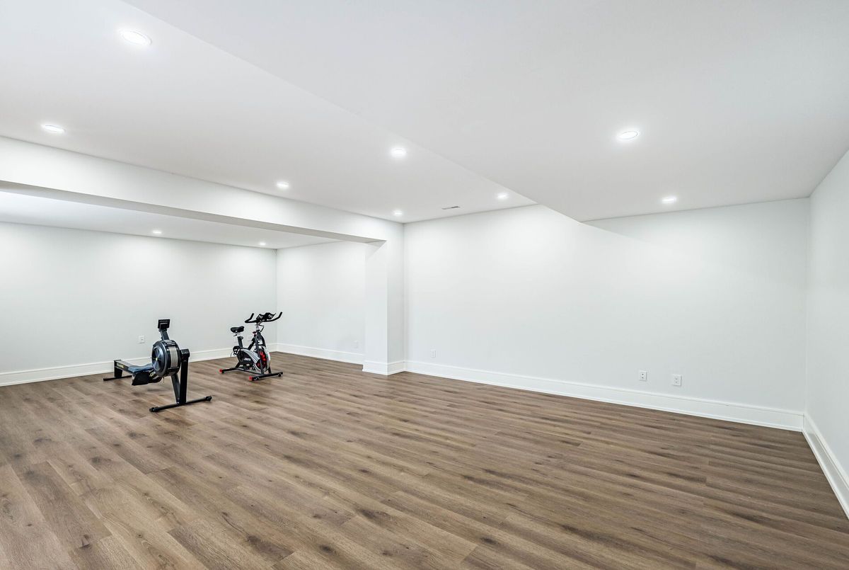 402 Niar Avenue Mississauga 402 Niar Avenue Mississauga