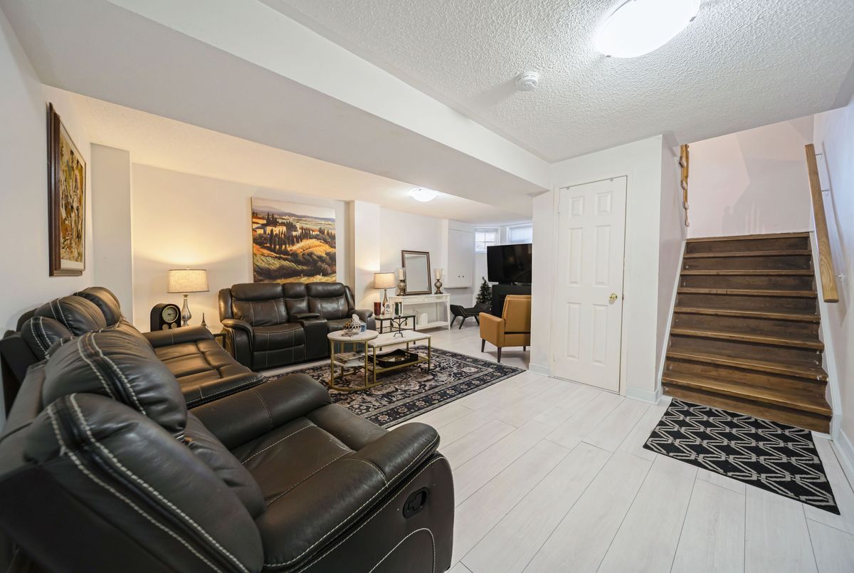 27 Suncrest Drive Brampton 27 Suncrest Drive Brampton