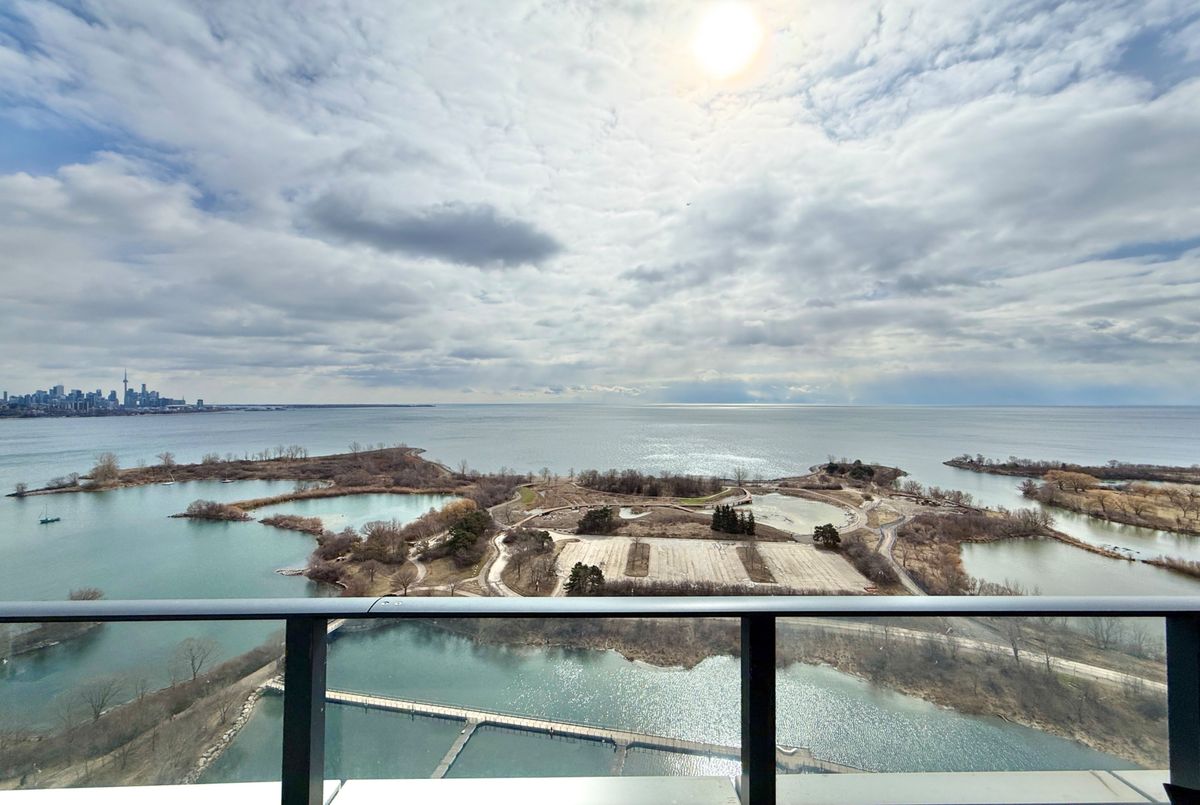20 Shore Breeze Drive Toronto 20 Shore Breeze Drive Toronto