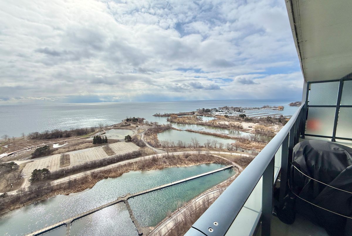 20 Shore Breeze Drive Toronto 20 Shore Breeze Drive Toronto