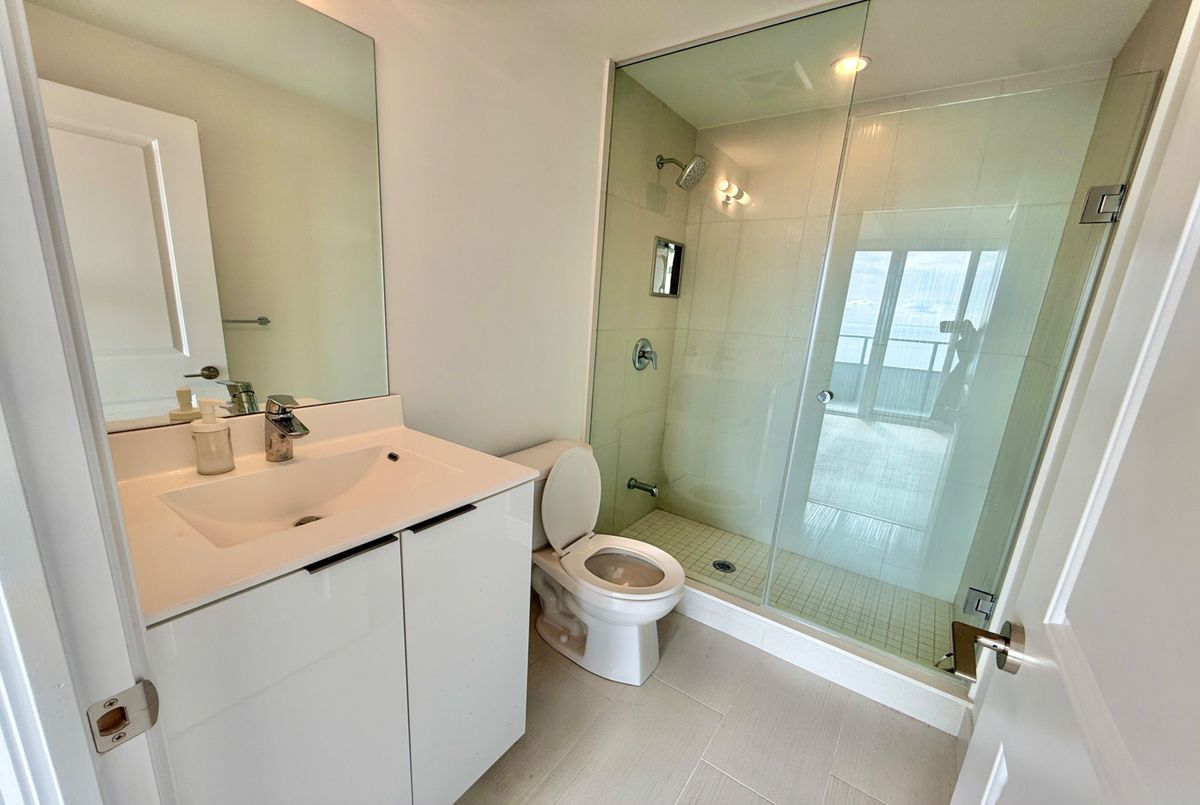 20 Shore Breeze Drive Toronto 20 Shore Breeze Drive Toronto