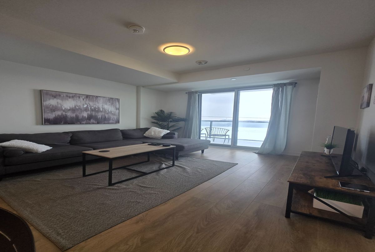 345 Wheat Boom Drive Oakville 345 Wheat Boom Drive Oakville