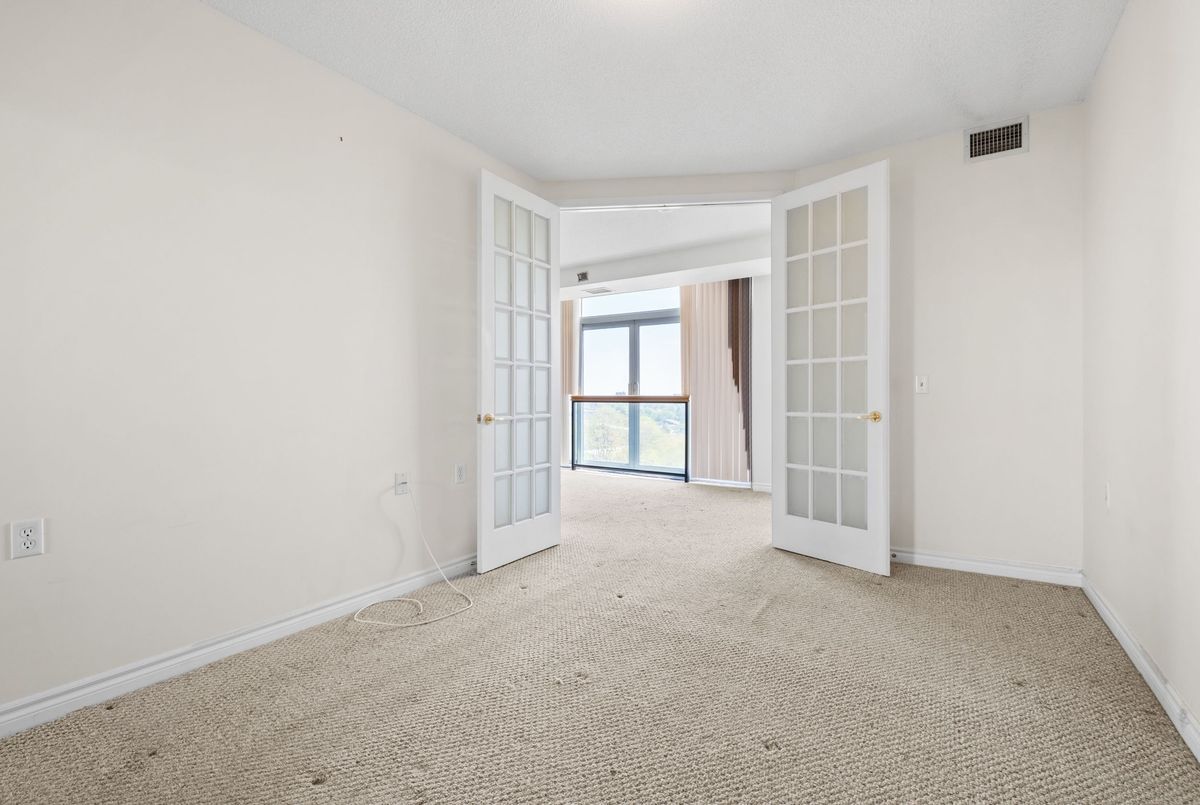 200 Burnhamthorpe Road E Mississauga 200 Burnhamthorpe Road E Mississauga