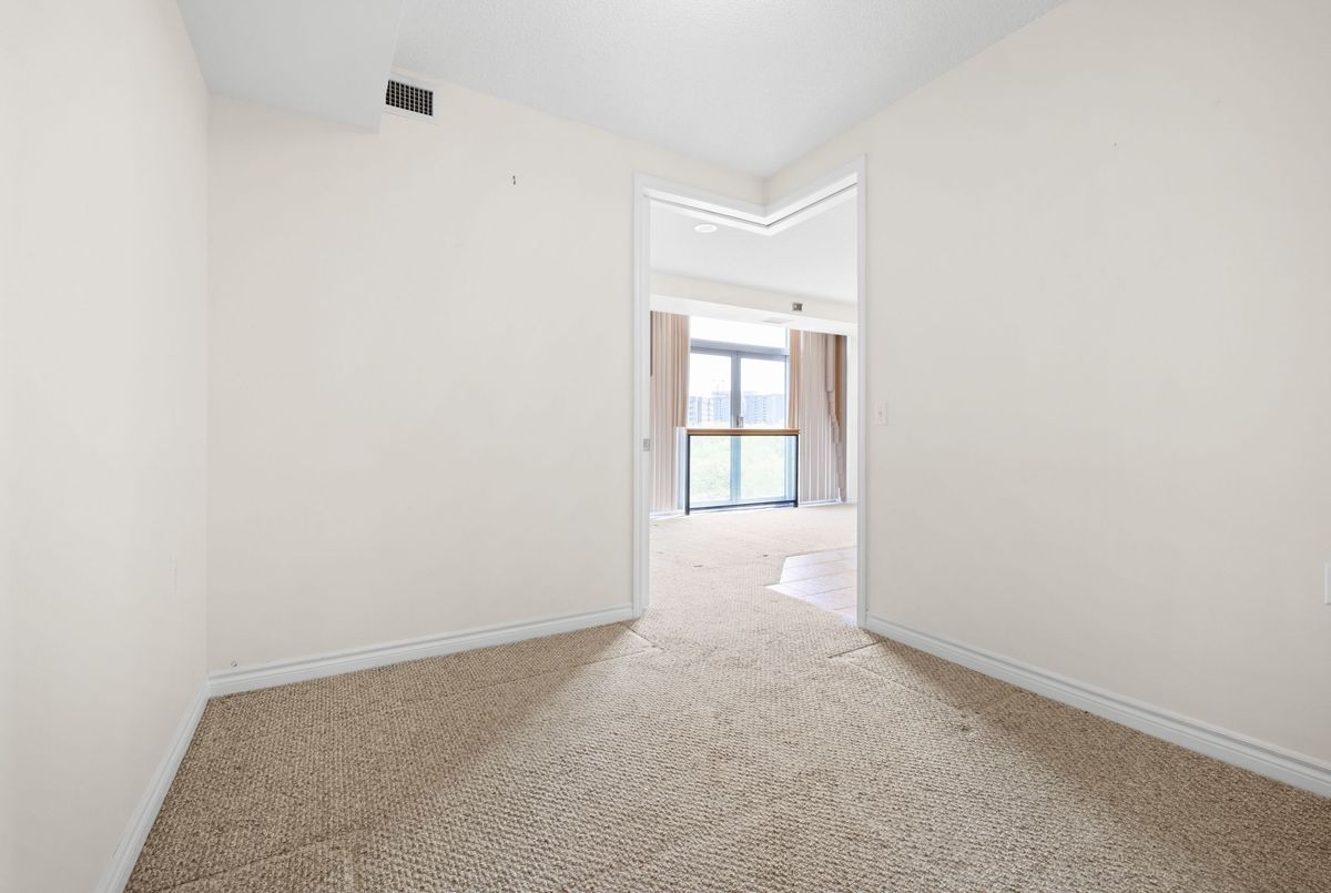 200 Burnhamthorpe Road E Mississauga 200 Burnhamthorpe Road E Mississauga