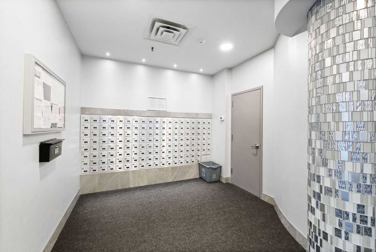 200 Burnhamthorpe Road E Mississauga 200 Burnhamthorpe Road E Mississauga