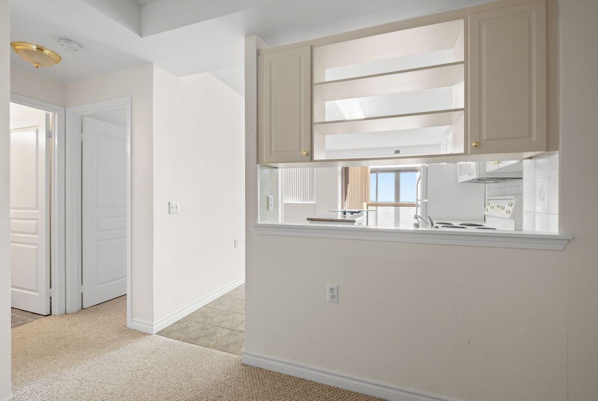 200 Burnhamthorpe Road E Mississauga 200 Burnhamthorpe Road E Mississauga