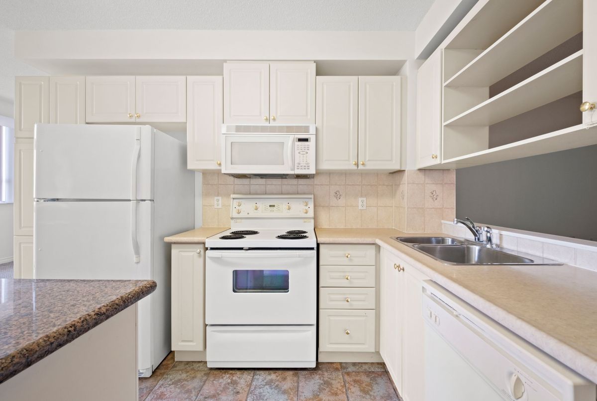 200 Burnhamthorpe Road E Mississauga 200 Burnhamthorpe Road E Mississauga