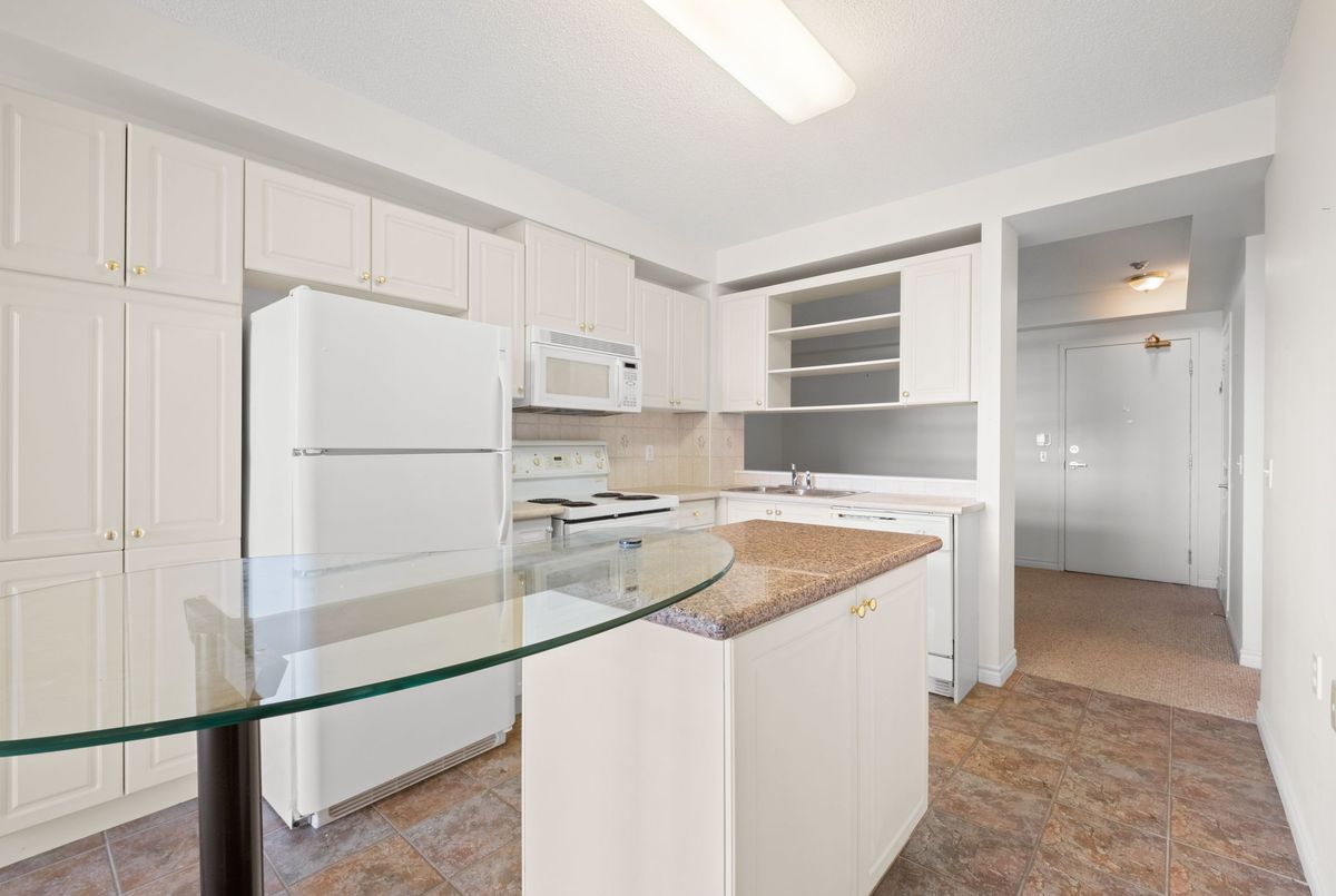 200 Burnhamthorpe Road E Mississauga 200 Burnhamthorpe Road E Mississauga