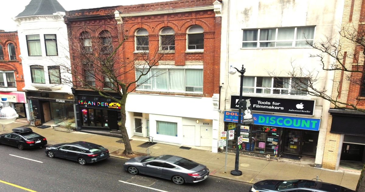 2963 Dundas Street W Toronto
