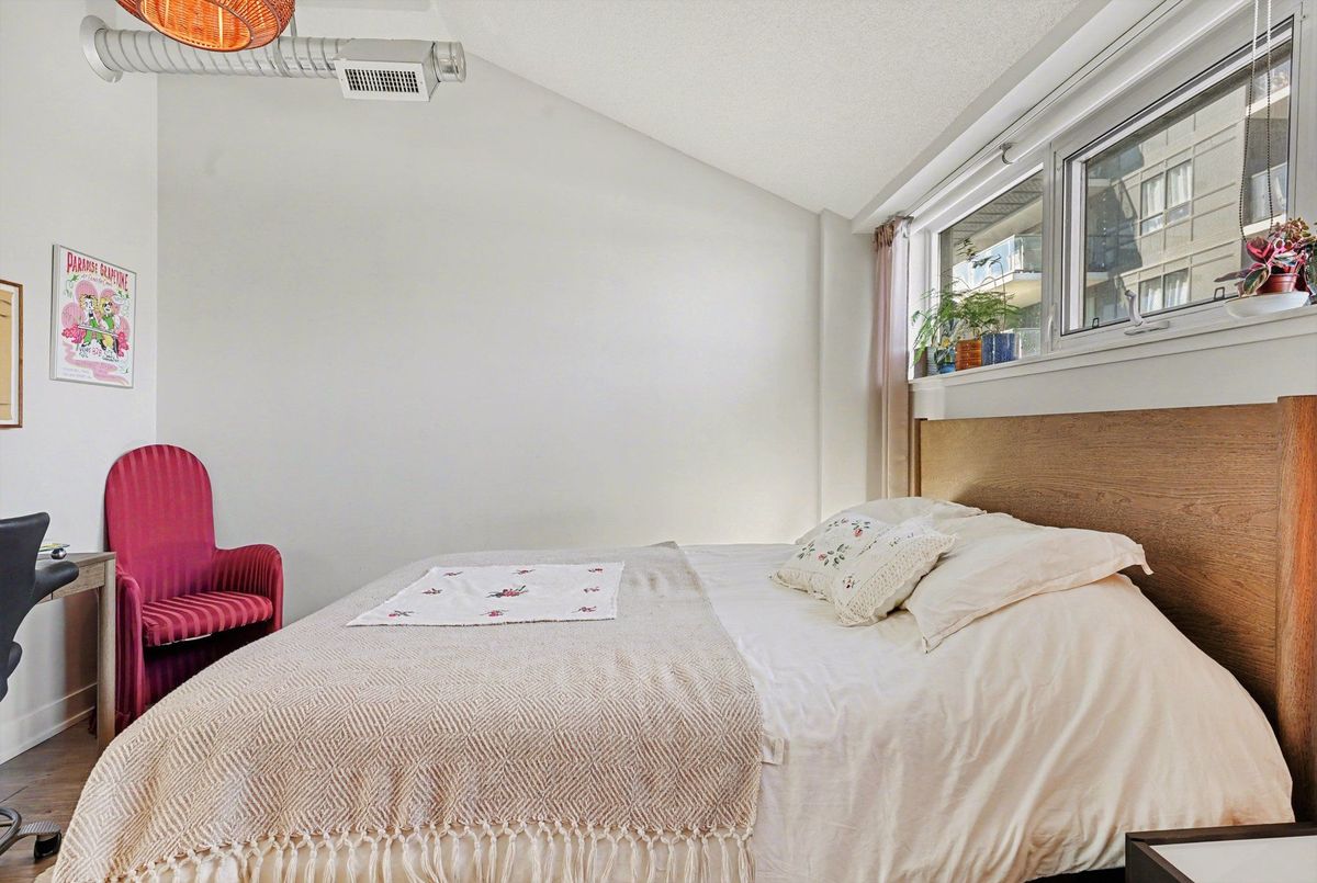 1410 Dupont Street Toronto 1410 Dupont Street Toronto