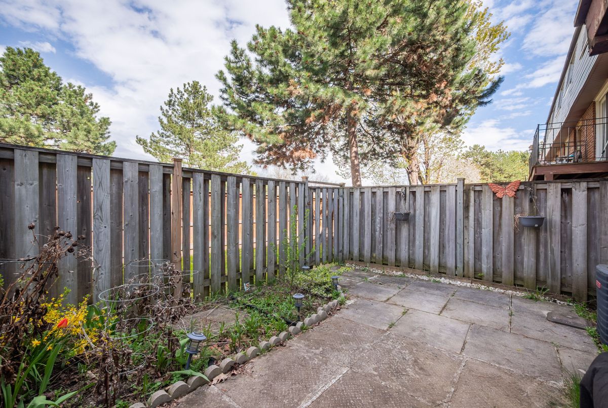 3525 Brandon Gate Mississauga 3525 Brandon Gate Mississauga