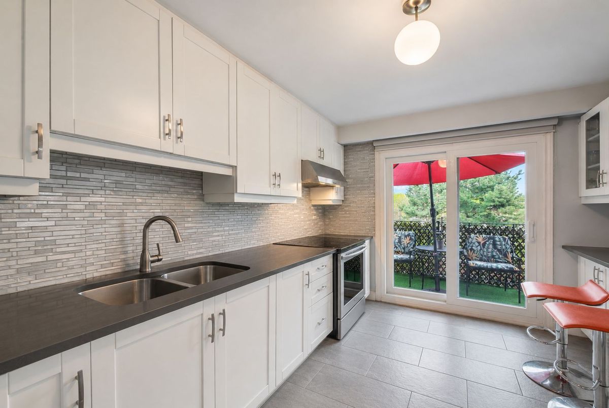 3525 Brandon Gate Mississauga 3525 Brandon Gate Mississauga