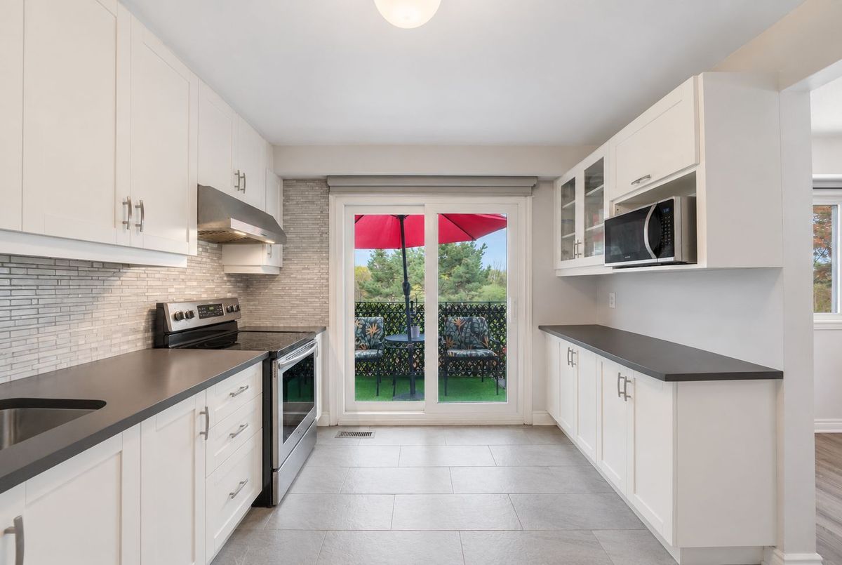 3525 Brandon Gate Mississauga 3525 Brandon Gate Mississauga