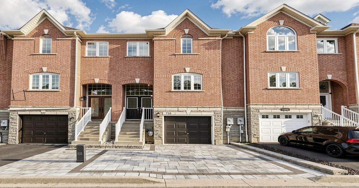 735 MAXMAN Street Mississauga