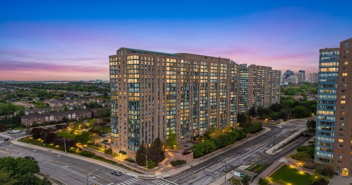 145 Hillcrest Avenue Mississauga