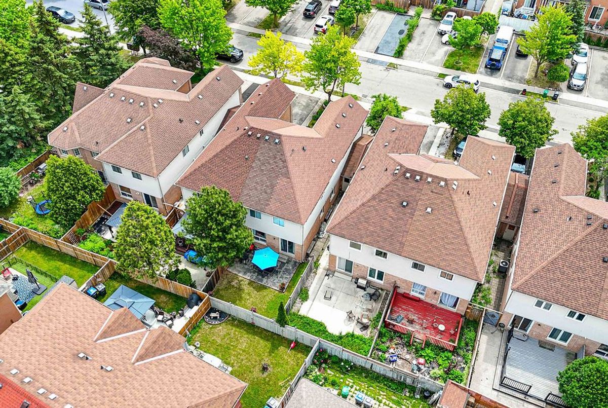 102 Clover Bloom Road Brampton 102 Clover Bloom Road Brampton