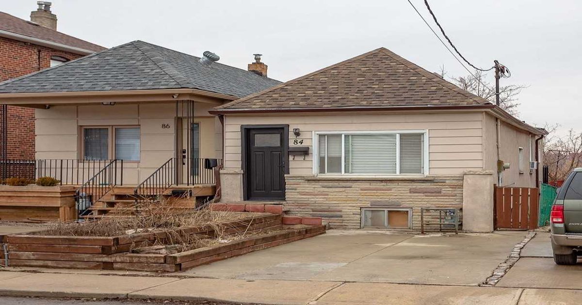 84 Hatherley Rd Toronto