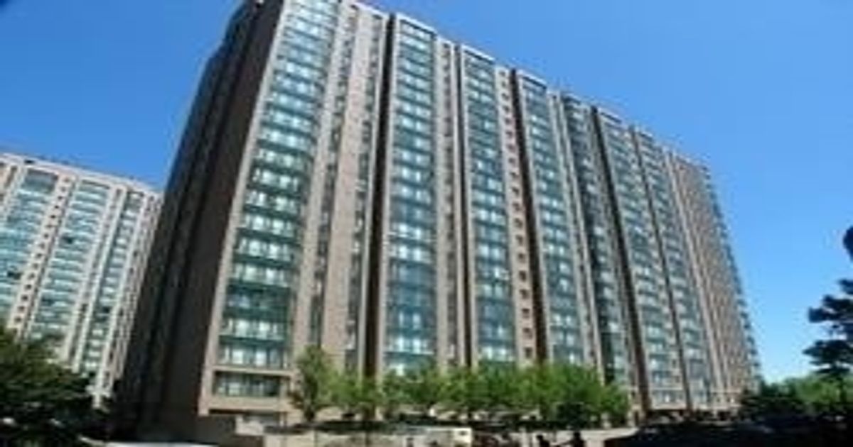 145 Hillcrest Ave Mississauga