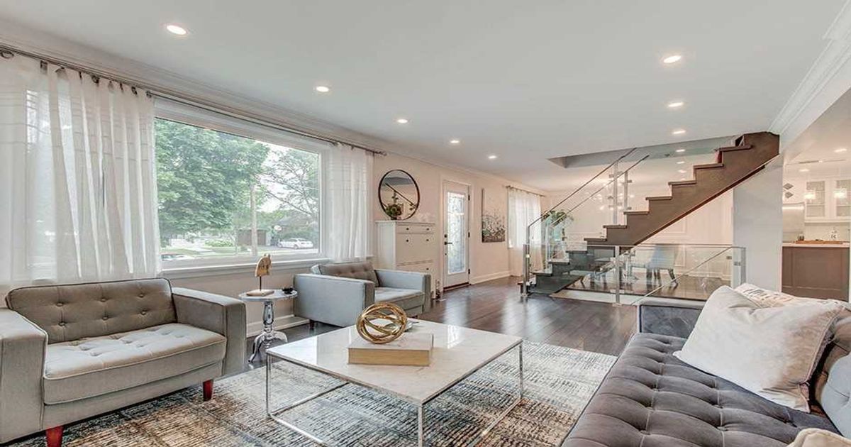 26 Lloyd Manor Rd Toronto