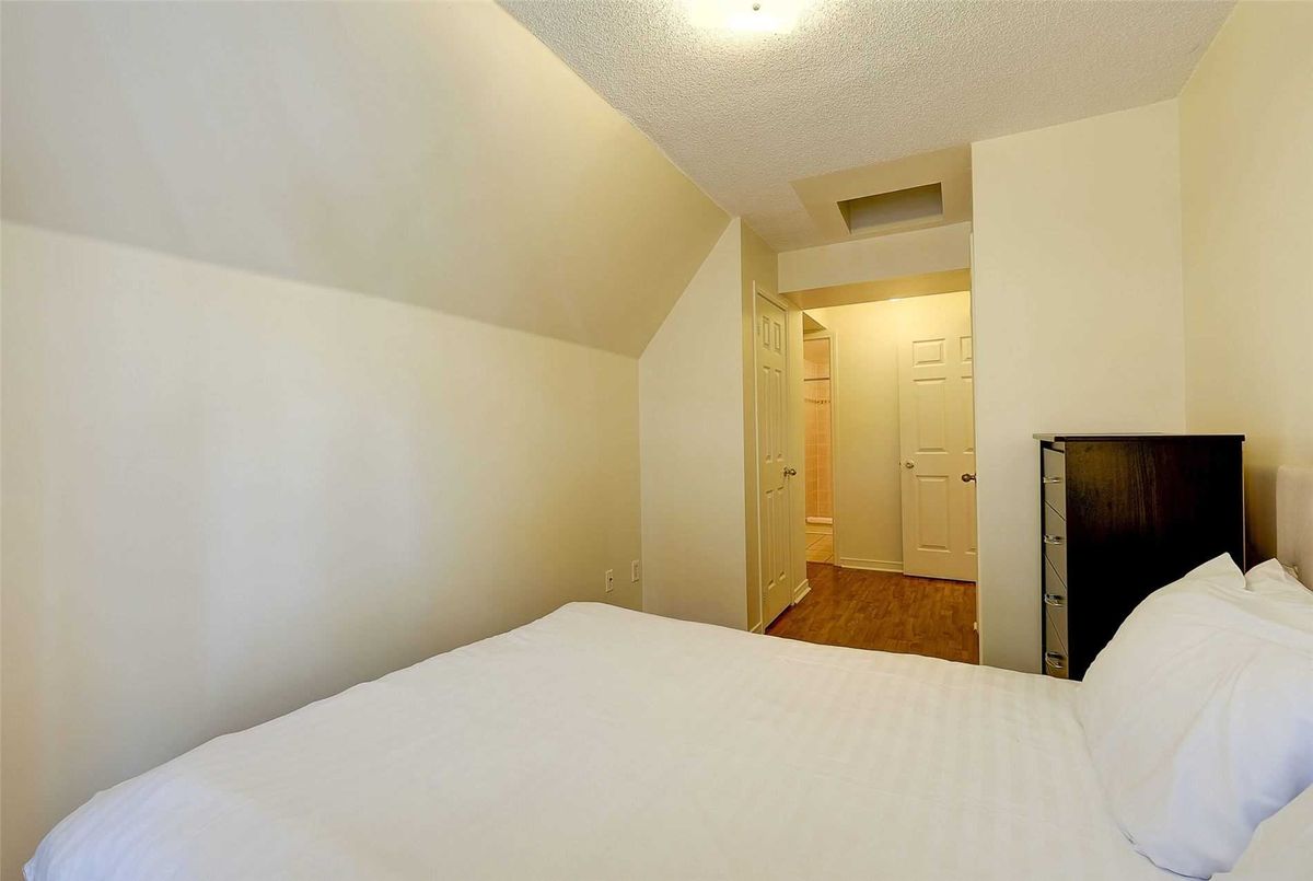 37 Four Winds Dr Toronto 37 Four Winds Dr Toronto