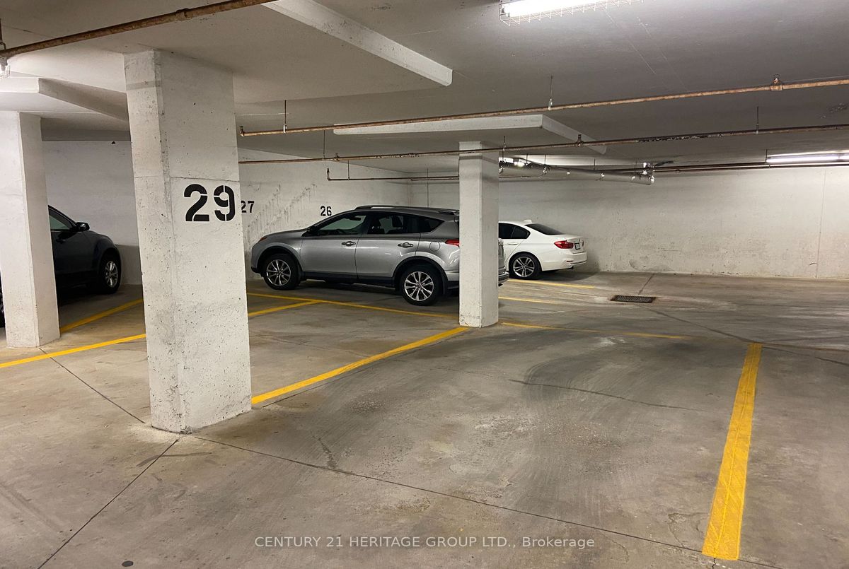 200 Burnhamthorpe Rd E Mississauga 200 Burnhamthorpe Rd E Mississauga