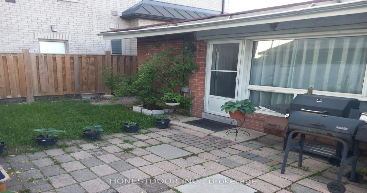 7568 Redstone Rd Mississauga