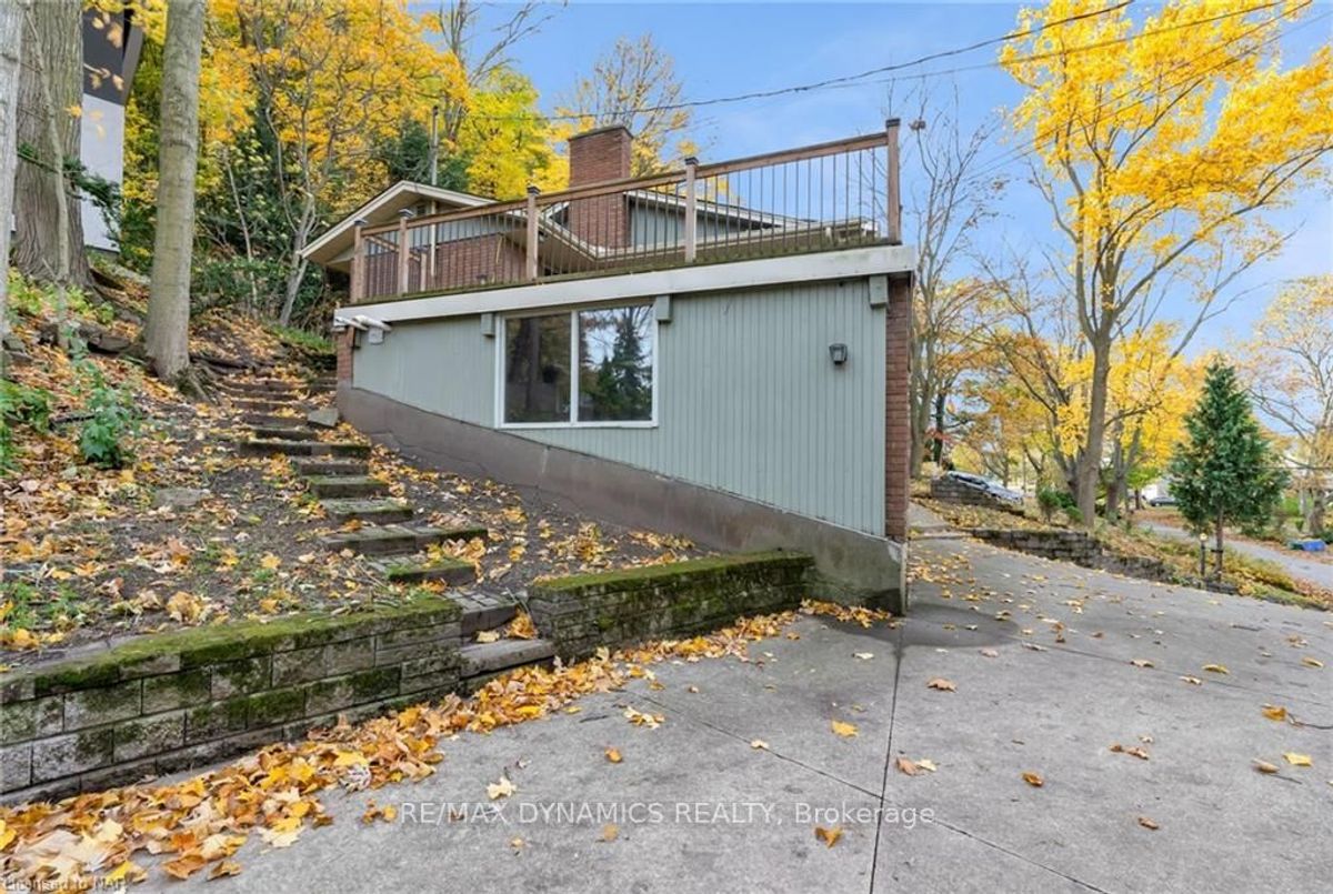 160 WOODSIDE Dr St. Catharines 160 WOODSIDE Dr St. Catharines