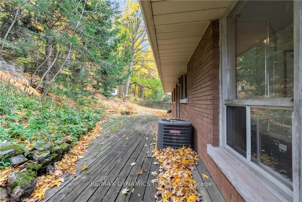 160 WOODSIDE Dr St. Catharines 160 WOODSIDE Dr St. Catharines