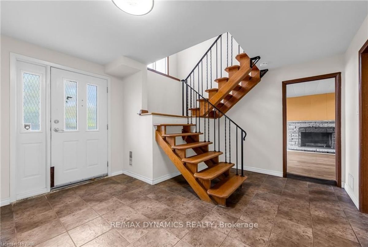 160 WOODSIDE Dr St. Catharines 160 WOODSIDE Dr St. Catharines