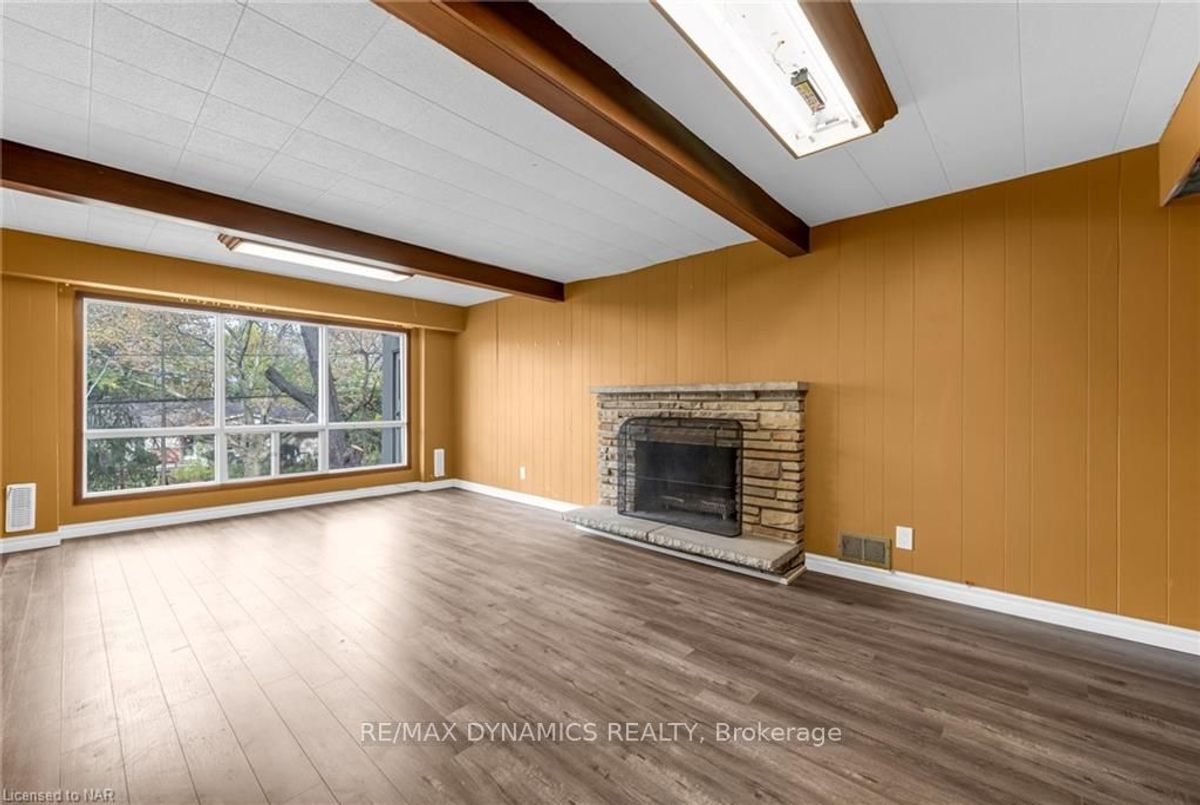 160 WOODSIDE Dr St. Catharines 160 WOODSIDE Dr St. Catharines