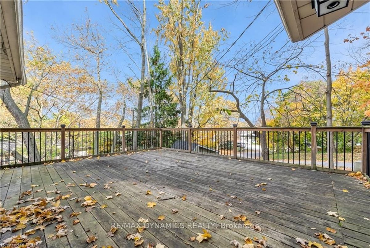 160 WOODSIDE Dr St. Catharines 160 WOODSIDE Dr St. Catharines