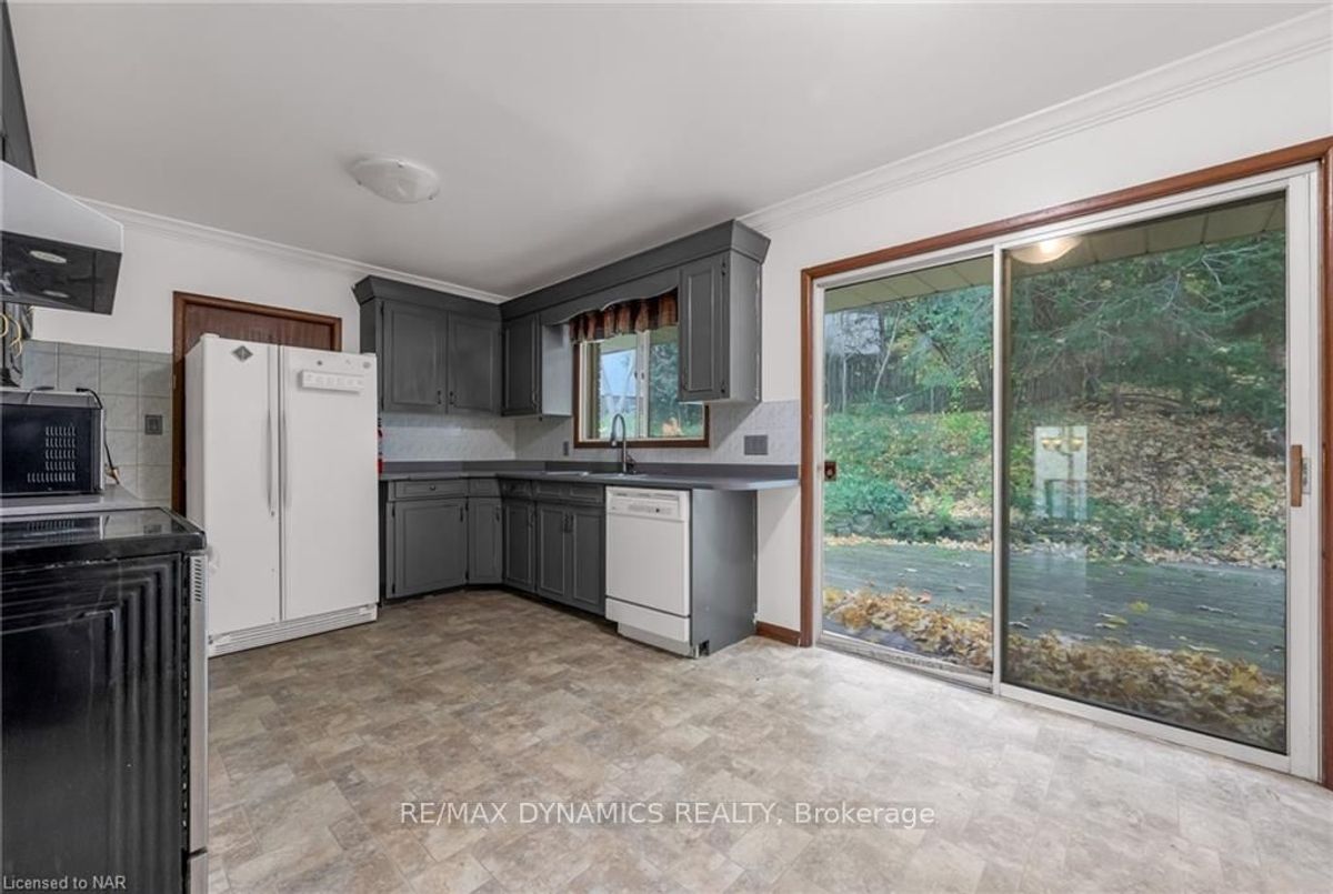 160 WOODSIDE Dr St. Catharines 160 WOODSIDE Dr St. Catharines