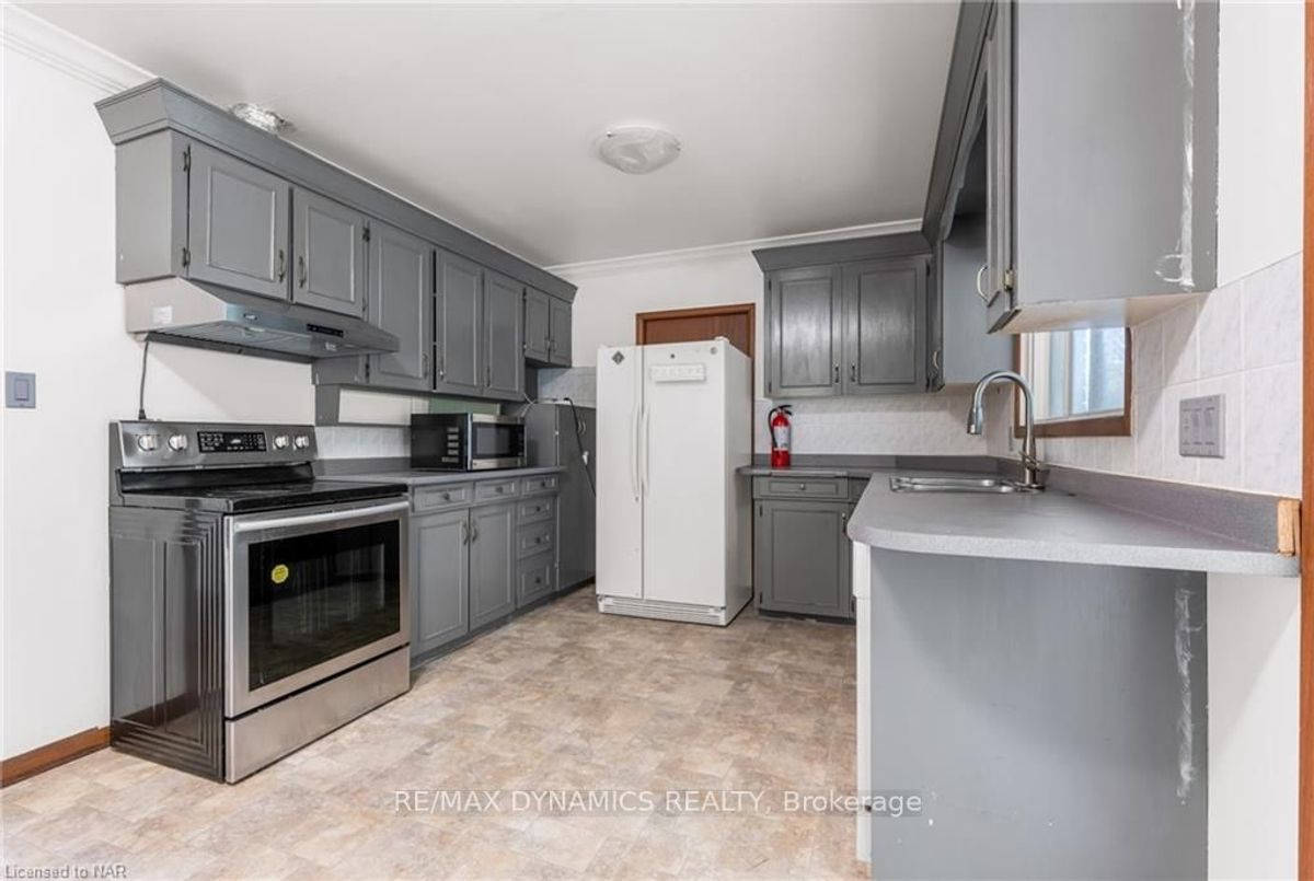 160 WOODSIDE Dr St. Catharines 160 WOODSIDE Dr St. Catharines