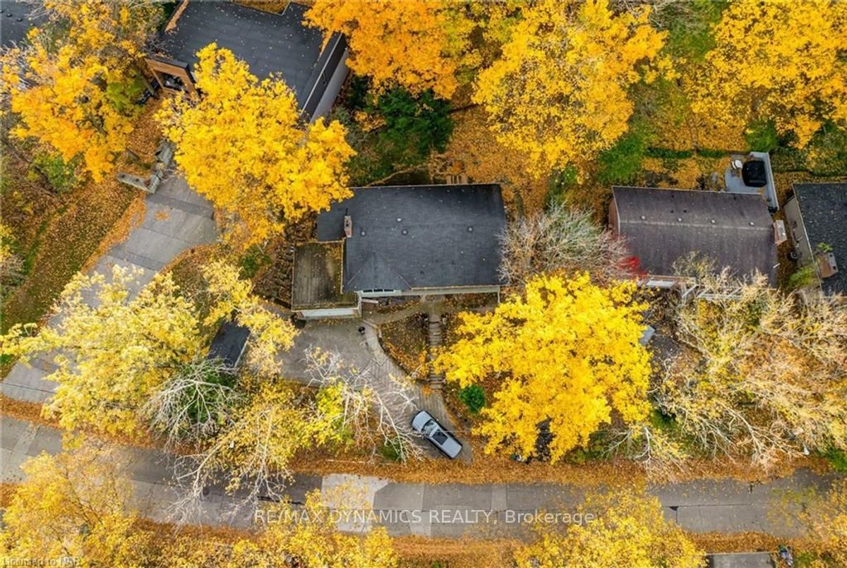 160 WOODSIDE Dr St. Catharines 160 WOODSIDE Dr St. Catharines