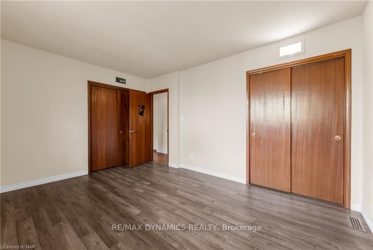 160 WOODSIDE Dr St. Catharines 160 WOODSIDE Dr St. Catharines