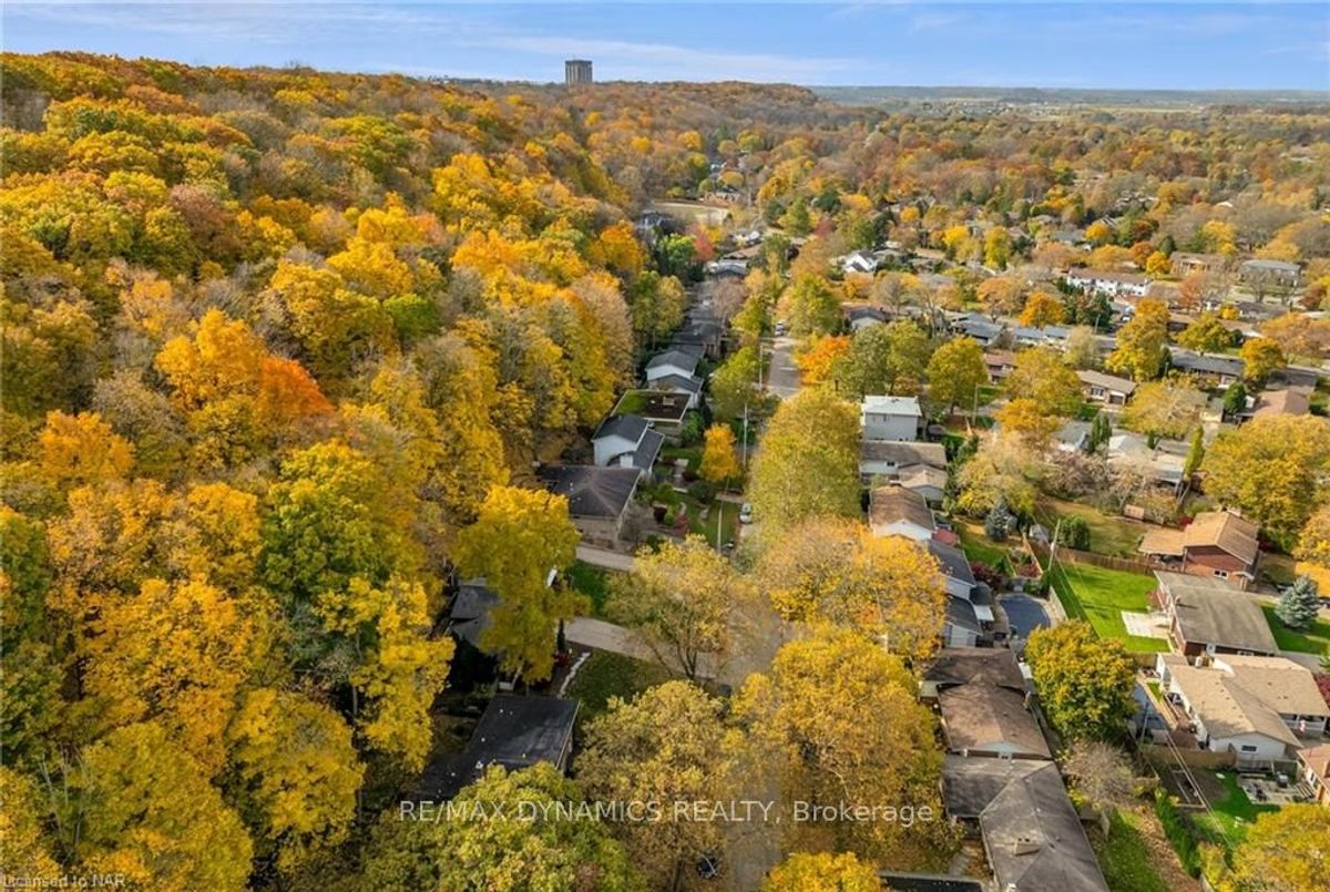 160 WOODSIDE Dr St. Catharines 160 WOODSIDE Dr St. Catharines