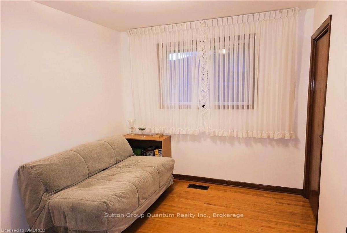 21 DRURY Cres St. Catharines 21 DRURY Cres St. Catharines