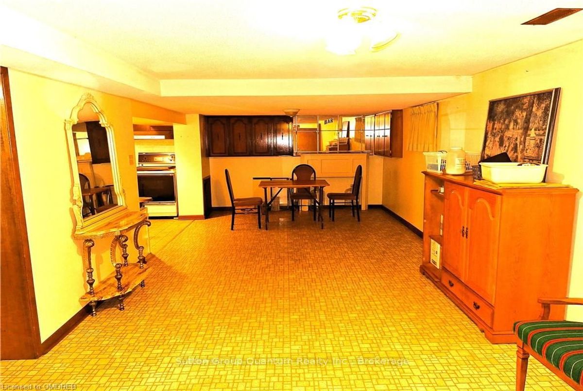 21 DRURY Cres St. Catharines 21 DRURY Cres St. Catharines